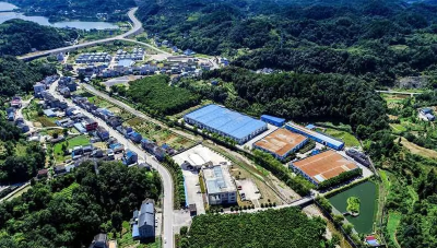 从“坐等上门”到“敲门服务”——弘扬“板房精神”，长阳经开区三成干部扎根工地成常态