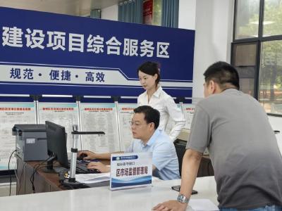 局长变身“办事员”，窗口“走新”更“走心”