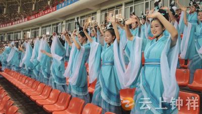 楚超足球联赛荆门对天门 钟祥“莫愁女”赴荆助阵