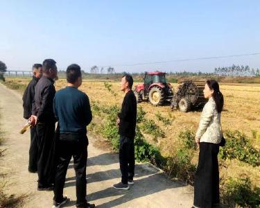 安徽农机手来阳新解锁秸秆综合利用“机械密码”
