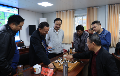 麻城市首届“春蕾杯”围棋赛举行