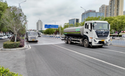 市城管执法局：扮靓城市环境 喜迎元旦佳节 