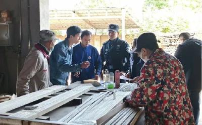 强化风险隐患排查  平安铁门在行动