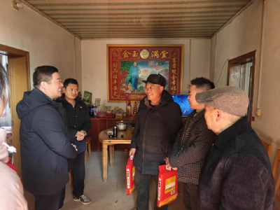 乡贤情深报桑梓 敬老济困暖人心