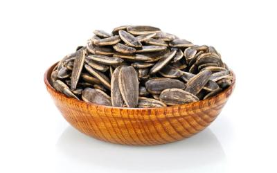 有毒还致癌，吃到这种瓜子要马上吐出来！