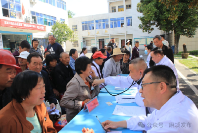 市医共体总医院携手三河口镇分院开展系列惠民利民活动