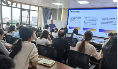 市融媒体中心开展设备操作实战培训