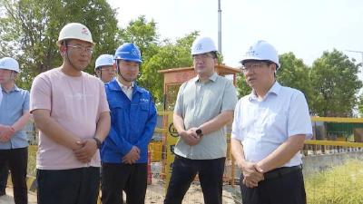 市领导调研城区控违治乱、安全生产及停车秩序工作