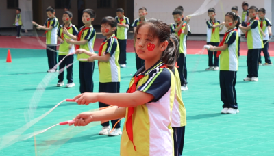 麻城市第九小学：童心绽放展风采 “绳”采飞扬向未来