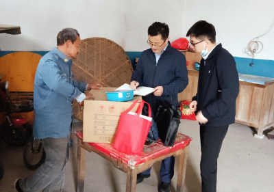 市公共资源交易中心：泥土下见真情 实干中出成绩