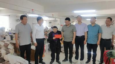 市残联开展全国助残日扶残助残主题走访慰问活动