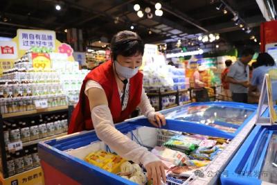 高温下的麻城冷饮市场：老冰棍情怀不减 健康新品类受宠