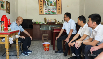 市领导慰问基层困难党员 讲授学习教育专题党课