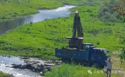 白果镇拆除危旧漫水桥 全力守护群众安全