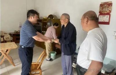 中馆驿镇：七一慰问送温情 组织关怀暖人心