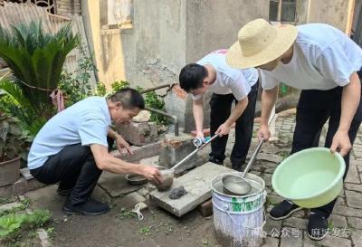 市疾控中心开展蚊虫监测消杀 从源头阻断蚊虫繁殖