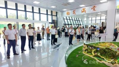 中国园艺学会药用植物分会专家来麻城传经送宝