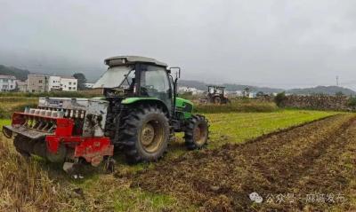 福田河镇：抢抓农时秋播忙 