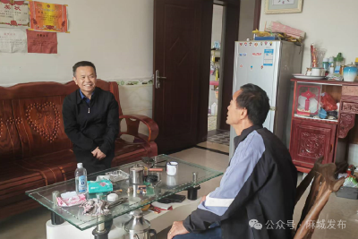 市人大常委会开展“五访五看”巩固提升拓展脱贫攻坚成果