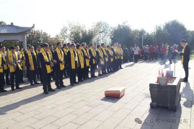 各界嘉宾拜谒追思和纪念王叔和