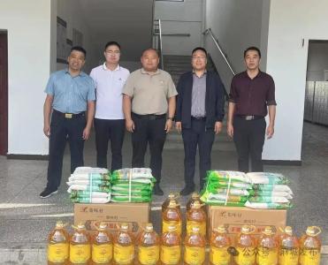 中秋国庆送温暖 邮政真情暖人心