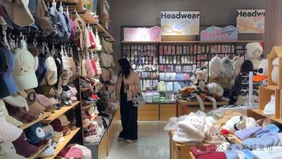 气温“断崖式”下跌 城市一日“换季”