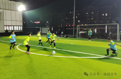 市工人文化宫青少年足球培训启动