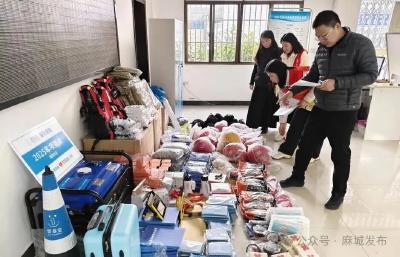 以“志愿红”守护“家园安”