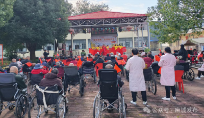 多元志愿服务暖夕阳 颐养院里温情浓