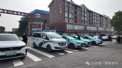 金秋志愿服务为考生暖心护航