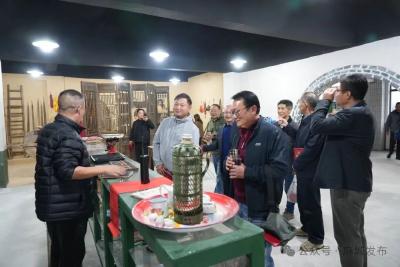 市融媒体中心与特约摄影师牵手“融”出凝聚力 “合”出加速度 