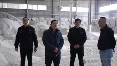 市应急管理局开展岁末年初小型石材加工企业安全隐患专项整治