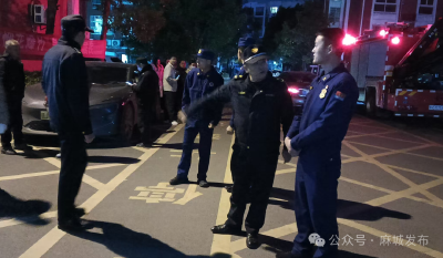 麻城城管联合多部门开展消防通道“疏堵保畅”行动