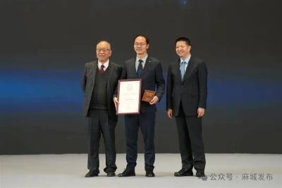 中国数学家有望在今年实现最高奖的突破——对话第十届世界华人数学家大会ICCM数学奖金奖得主袁新意