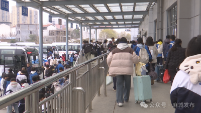 信安公交多措并举保障近2万名学生出行顺畅