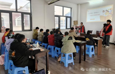 七彩假期 情暖童心