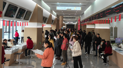 三八专场招聘会人气爆棚