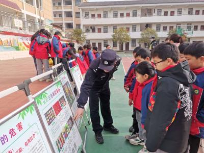 茅坪场镇：禁毒宣传进校园，拒毒意识入童心