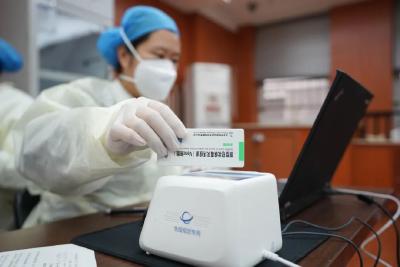 【热点难点问题权威解读】新冠疫苗多久产生抗体？详解疫苗接种九大焦点问题→