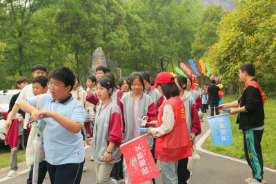 【文明旅游·正面引导】“五一”假期，志愿服务引领文明旅游新风尚