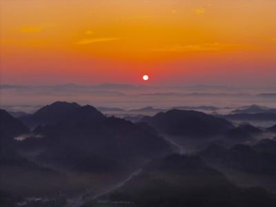 花林寺镇：日出丹山红胜火