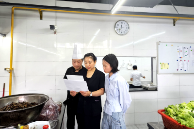 【食品安全宣传周】县科技经信局开展餐饮行业诚信教育活动