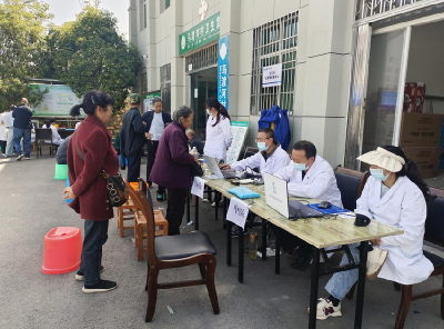 【我为群众办实事】洋坪镇：义诊下乡暖民心