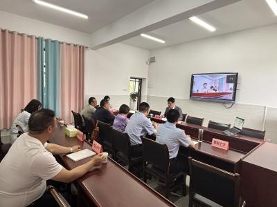 我县启动“科技助学 点亮梦想”公益捐赠活动