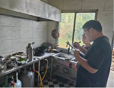【聚焦安全生产】洋坪镇开展餐饮业燃气安全检查