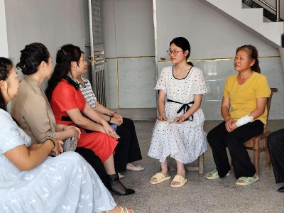 洋坪镇：“金凤工程”助力困难学子圆梦启航