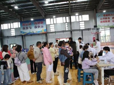 【关心关爱未成年人成长】专家义温暖童心——“2025湖北儿童健康行”走进远安