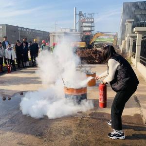 【聚焦安全生产】栖凤新材料公司：开展消防应急演练 筑牢企业安全防线