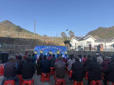 【活力远安】花林寺镇：送戏下乡润民心 安全法治伴同行