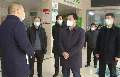胡昊调研农村地区新冠病毒感染医疗救治工作